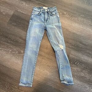 Current Elliot jeans
Women’s 24